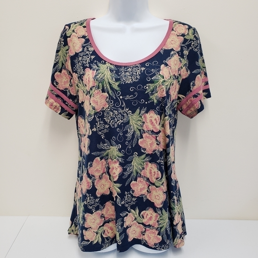 Lularoe Floral Top Size Medium